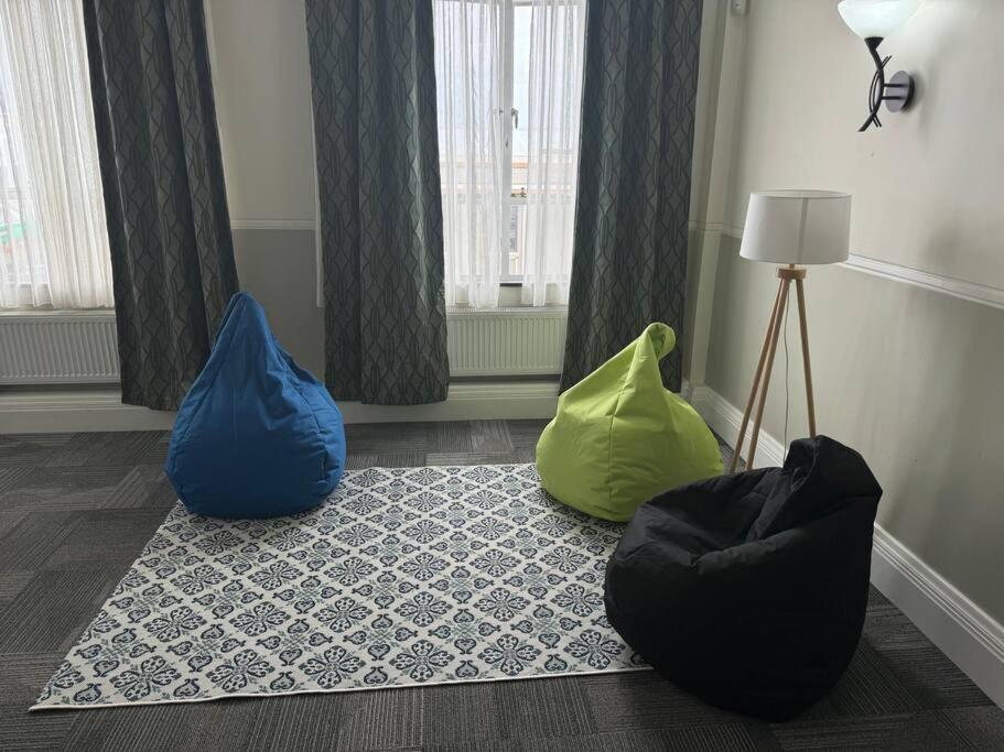 4 Large Bedroom Apartment In The City Хейстингс Экстерьер фото