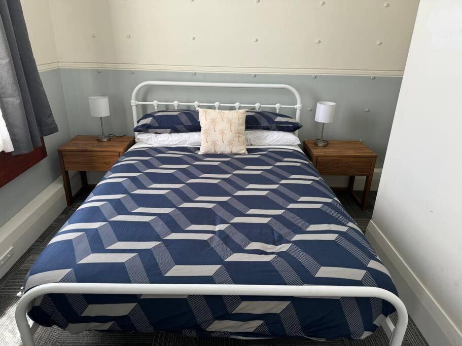 4 Large Bedroom Apartment In The City Хейстингс Экстерьер фото