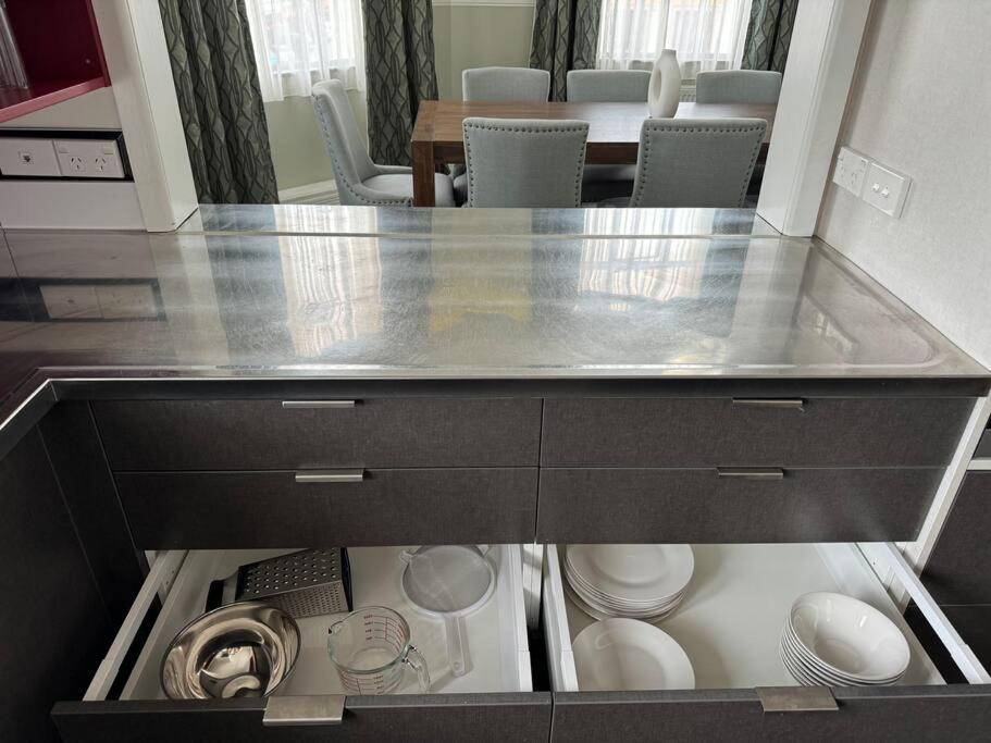 4 Large Bedroom Apartment In The City Хейстингс Экстерьер фото