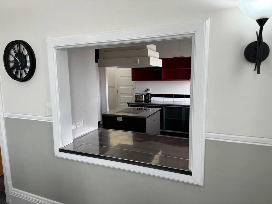 4 Large Bedroom Apartment In The City Хейстингс Экстерьер фото